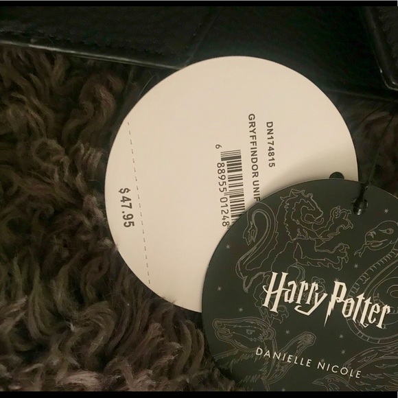 Harry Potter X Danielle Nicole Gryffindor Clutch - Picture 2 of 3